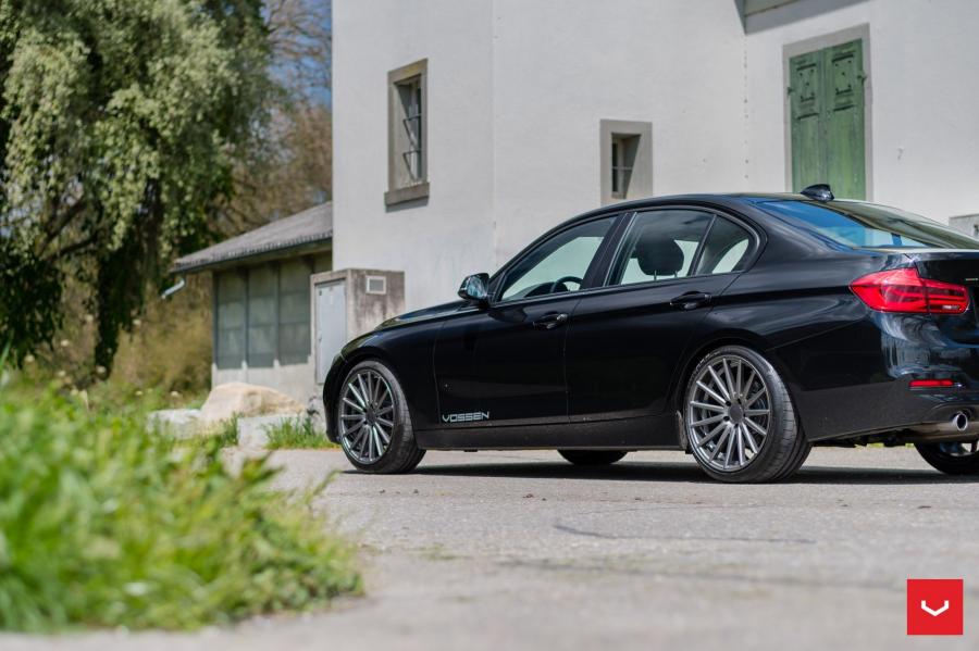  BMW 3-Series Sedan on Vossen Wheels (VFS2) 2017 года  (фото 18 из 25)
